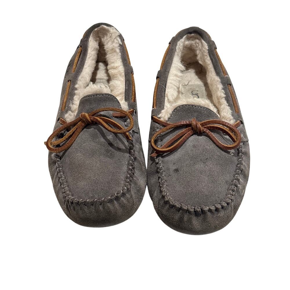 UGG Dakota Women's Moccasin Slippers  size 6